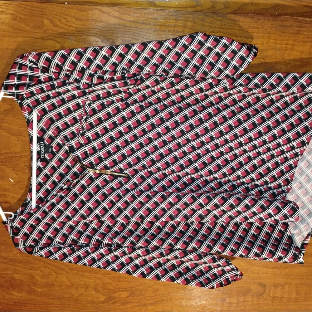 Roz & Ali Red and Black Geometric Blouse